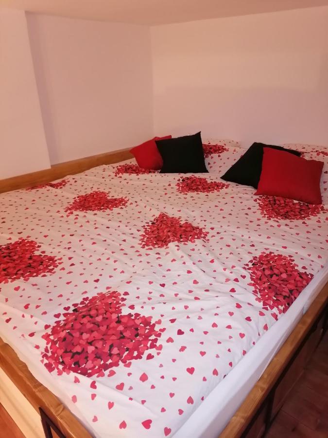 Apartman Stimac Петроварадин Екстериор снимка