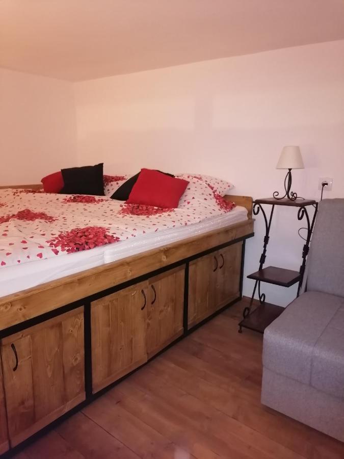 Apartman Stimac Петроварадин Екстериор снимка